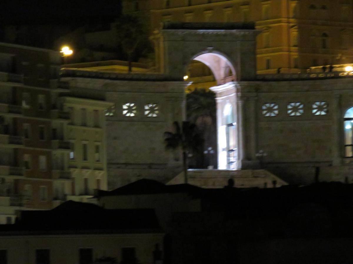 קליארי Luna Rossa Rooms מראה חיצוני תמונה