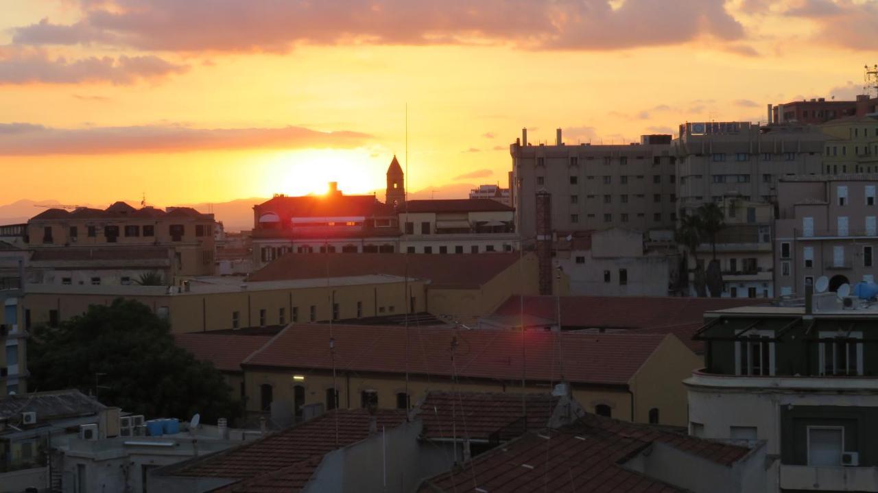קליארי Luna Rossa Rooms מראה חיצוני תמונה