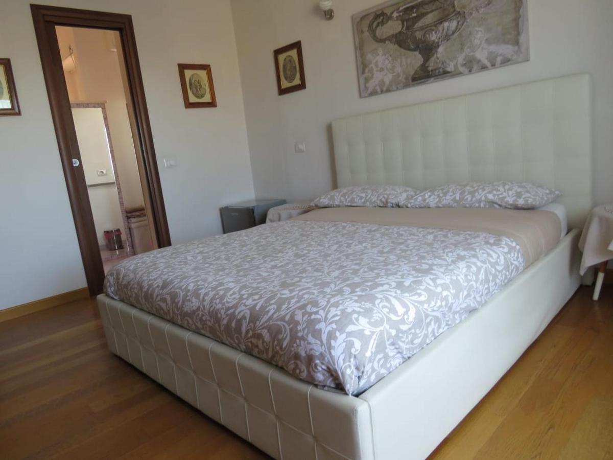 קליארי Luna Rossa Rooms מראה חיצוני תמונה