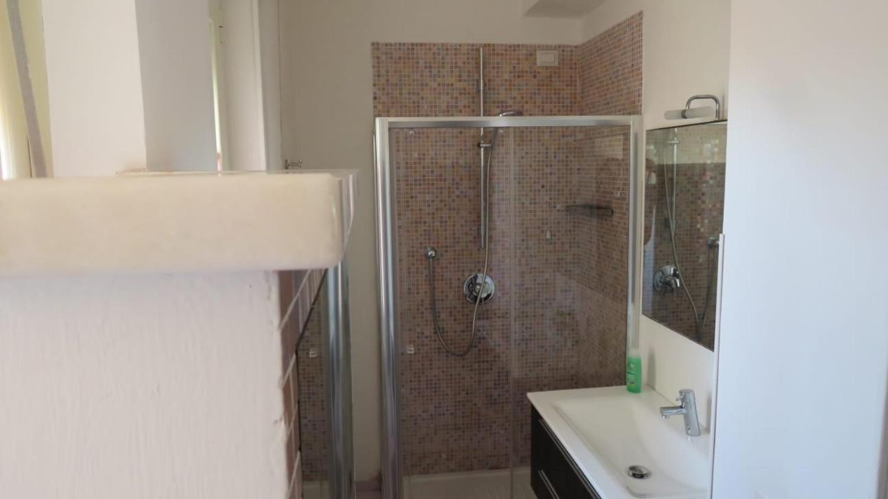 קליארי Luna Rossa Rooms חדר תמונה